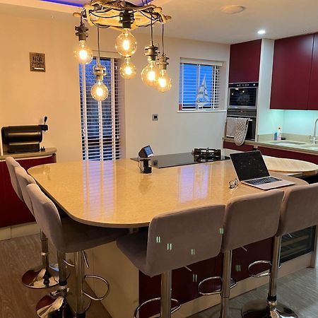 3 Bedroom Deganwy Sea View Beach House Ll31 المظهر الخارجي الصورة